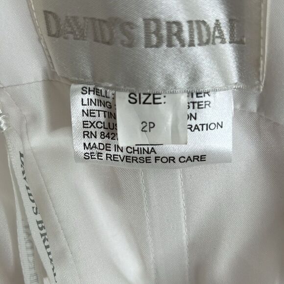 DAVID'S BRIDAL COLLECTION
lace wedding dress with beaded metallic lace - Picture 11 of 16